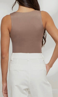 ESSENTIAL SCOOP NECK TANK TOP | LATTE - Shop Luna London